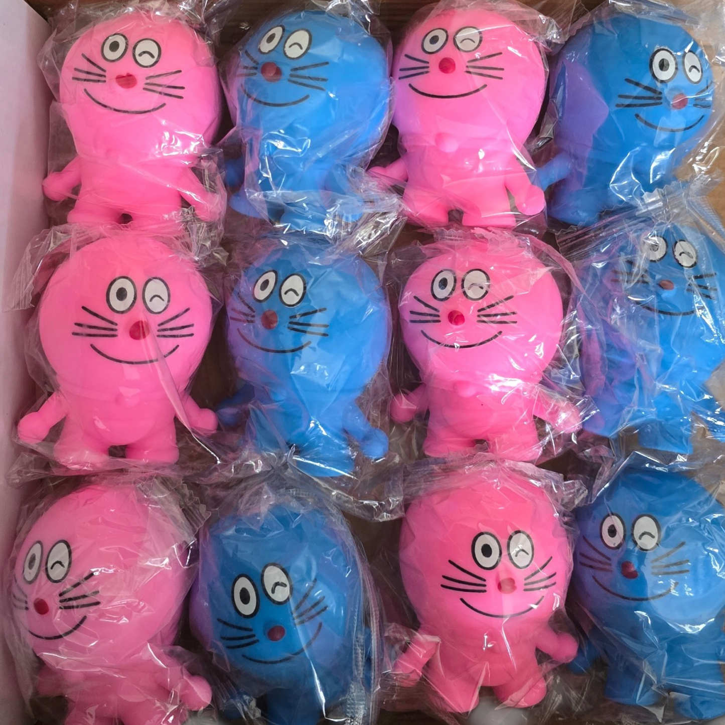 סקווישי חתול מחייך נידו